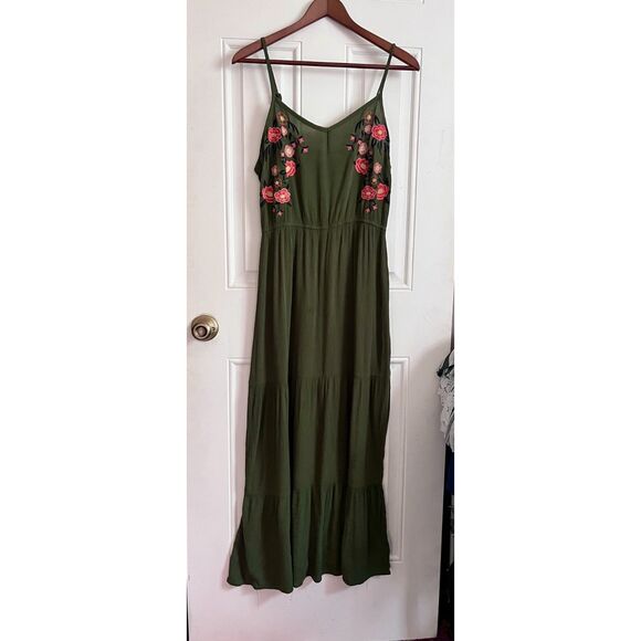 Time and Tru Dresses & Skirts - Green maxi dress w/ pink embroidered flowers & adjustable straps medium